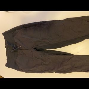 Lululemon street to studio pant II SOLD OUT ONLINE